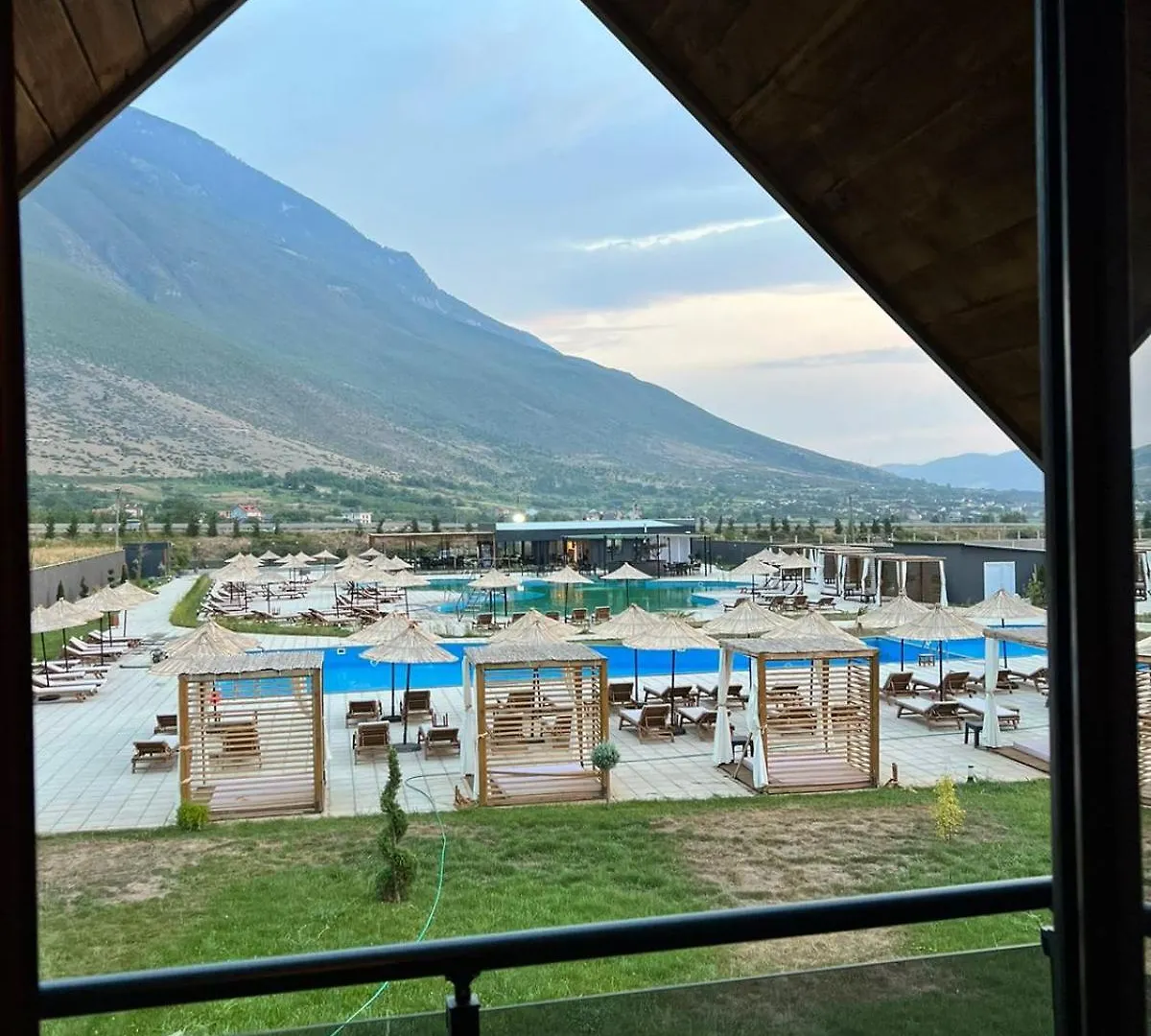 Empire Resort Villas Kukes アルバニア